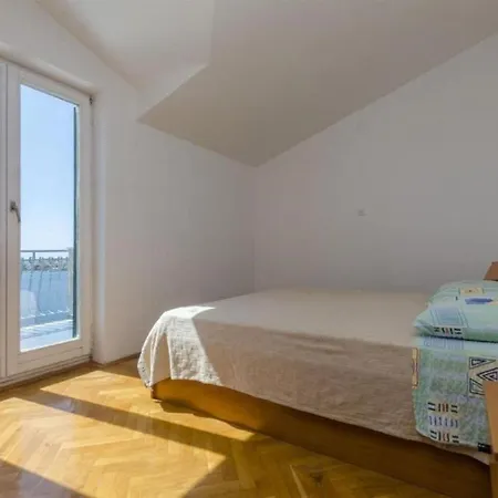 Mil - 80m From The Sea Apartment