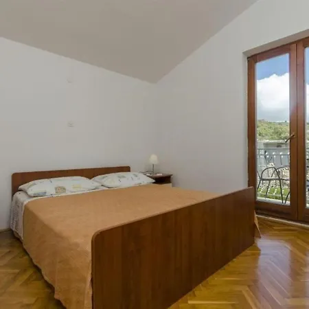 Mil - 80m From The Sea Apartment