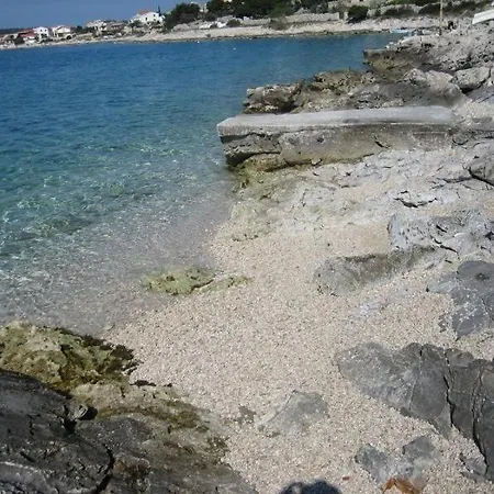 Mil - 80m From The Sea * Sevid