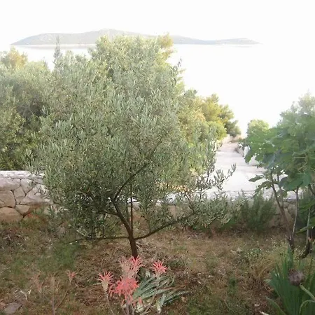 Mil - 80m From The Sea *