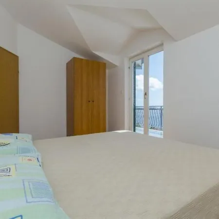 Mil - 80m From The Sea Apartment