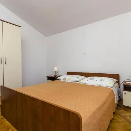 Apartment Mil - 80m From The Sea